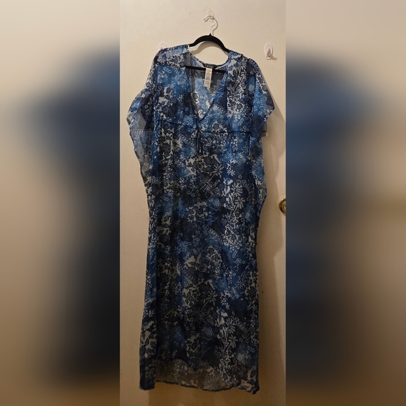 Lauren Ralph Lauren Blue and White Midi Caftan with flutter sleeves - Picture 1 of 11